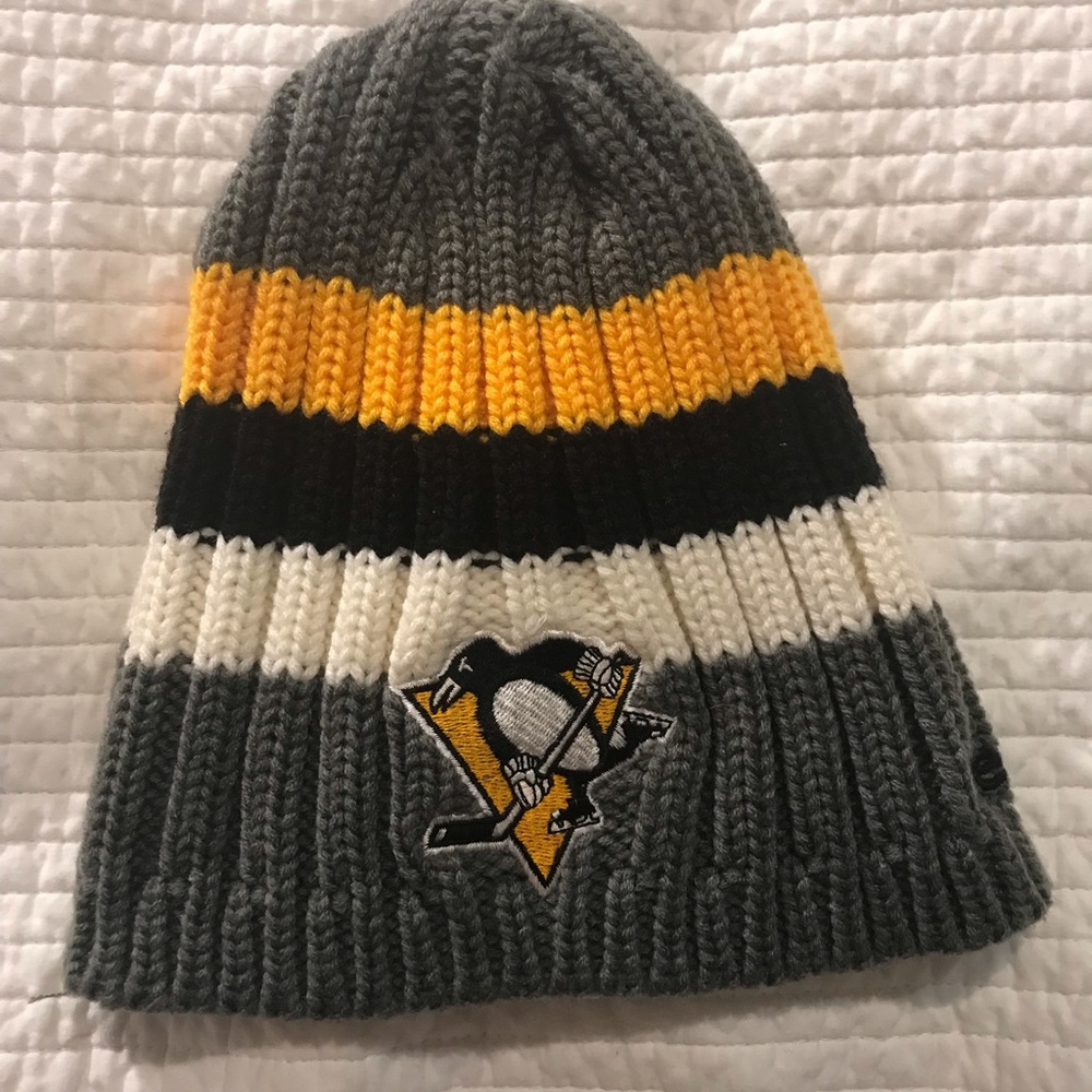 Rebook Penguins Beenie